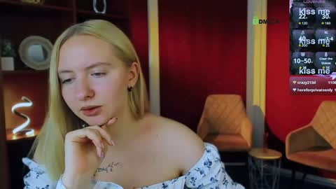 olivia astor online show from May 19, 10:10 pm