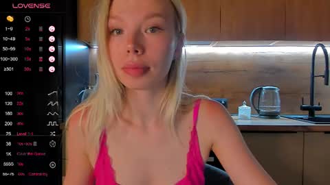Olivia 3 online show from June 13, 10:06 pm