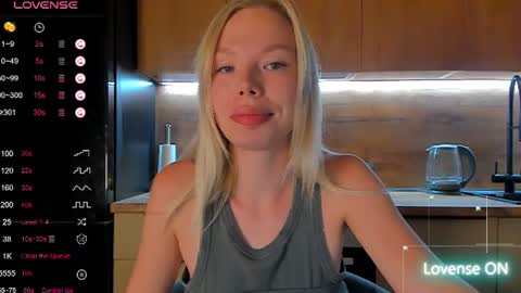 Olivia 3 online show from June 20, 9:37 pm