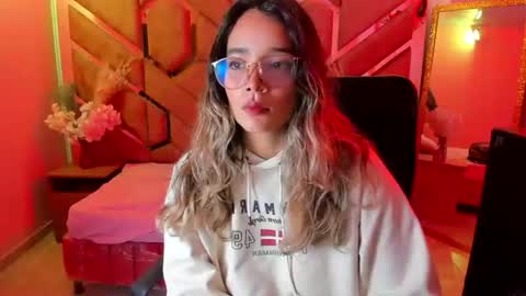 olivia_fox69 online show from July 21, 3:21 am