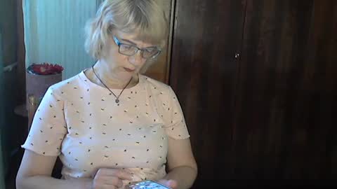 Olivia Mia online show from July 30, 1:40 pm