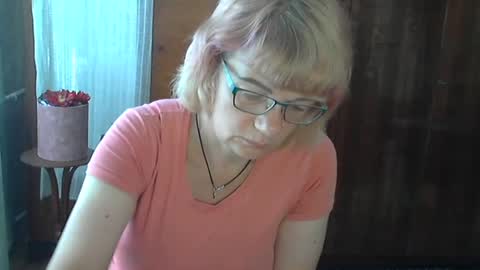Olivia Mia online show from August 2, 5:58 am