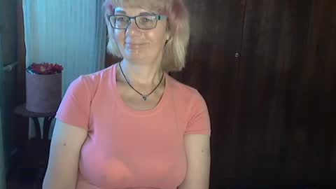 Olivia Mia online show from August 2, 2:24 pm