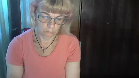 Olivia Mia online show from August 3, 8:43 am