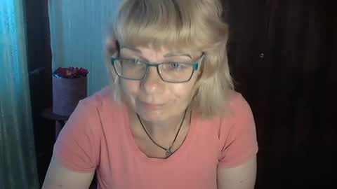 Olivia Mia online show from August 5, 1:31 pm