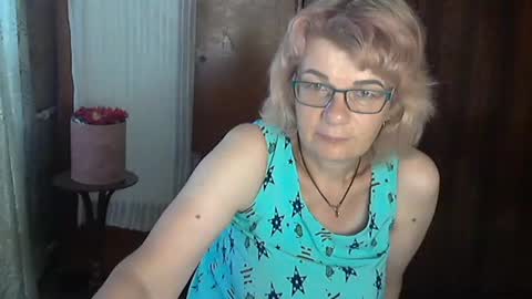 Olivia Mia online show from August 8, 12:38 pm