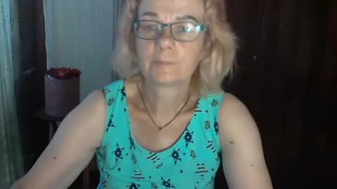 Olivia Mia online show from August 8, 3:12 pm