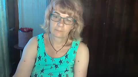 Olivia Mia online show from August 9, 3:35 pm