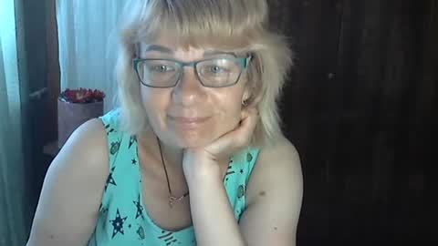 Olivia Mia online show from August 10, 11:00 am
