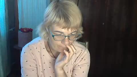 Olivia Mia online show from August 12, 1:46 pm