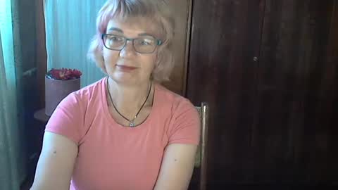 Olivia Mia online show from August 14, 9:02 am