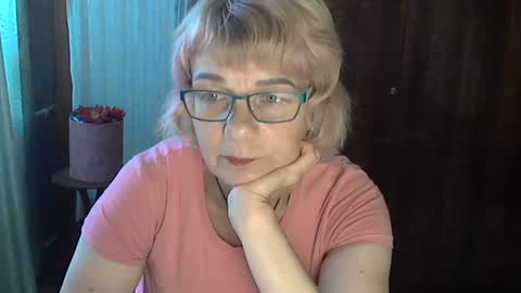 Olivia Mia online show from August 14, 11:47 am