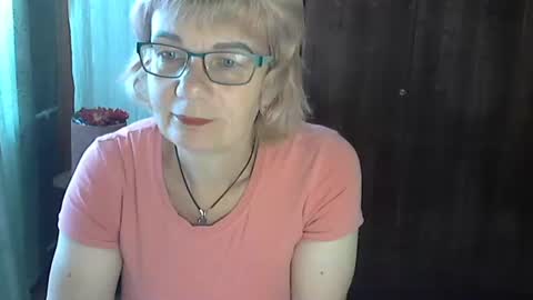 Olivia Mia online show from August 15, 7:45 am
