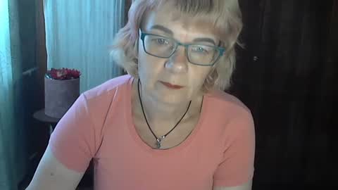 Olivia Mia online show from August 15, 9:57 am