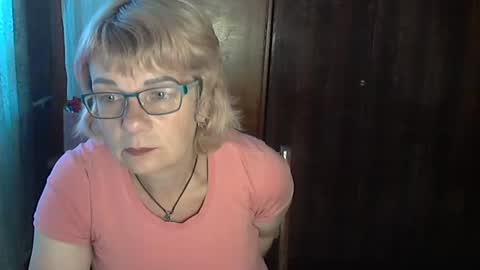 Olivia Mia online show from August 15, 3:05 pm