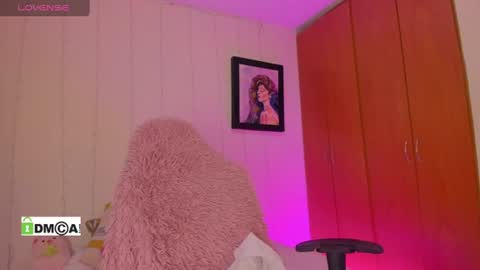 olivia_s19 online show from July 24, 3:09 am