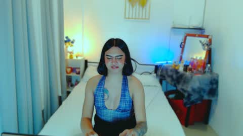 olivia_xxo online show from August 4, 8:17 pm