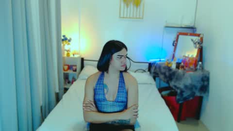 olivia_xxo online show from August 4, 11:35 pm