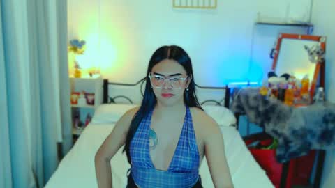 olivia_xxo online show from August 6, 7:57 pm