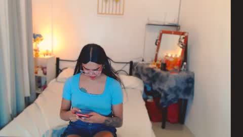 olivia_xxo online show from August 12, 1:19 am