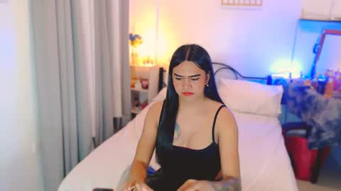 olivia_xxo online show from August 15, 9:57 am
