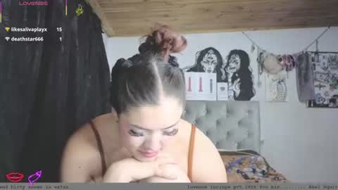 oliviabluee10 online show from June 29, 1:53 am