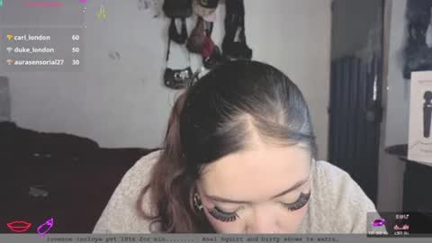 oliviabluee10 online show from July 23, 2:25 am