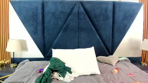 oliviacollinns online show from August 8, 4:51 pm