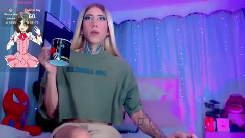 oliviahot01 online show from August 7, 12:49 pm
