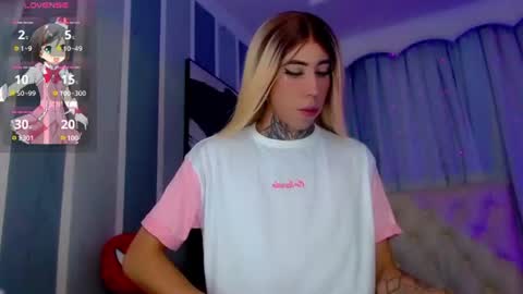oliviahot01 online show from August 12, 5:32 am