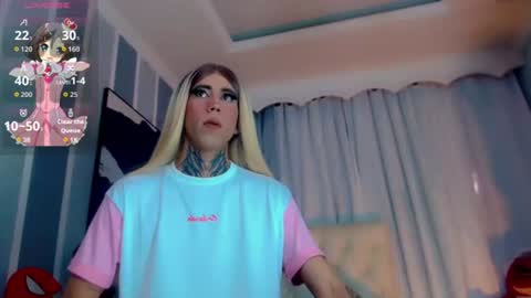 oliviahot01 online show from August 12, 2:19 pm