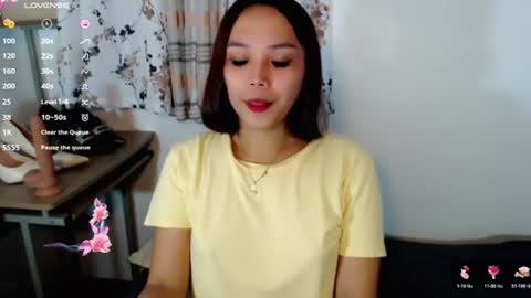 oliviahutton online show from July 29, 7:48 am