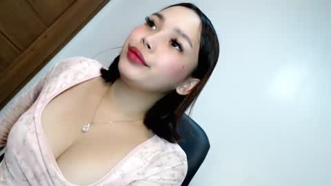 oliviahutton online show from July 30, 7:16 am