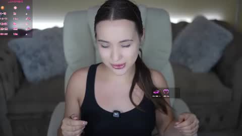 Olivia online show from August 5, 2:15 pm