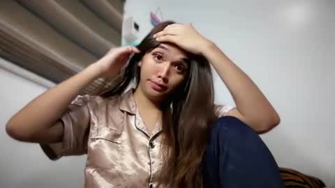 OLIVIA NICOLE online show from August 7, 12:27 pm