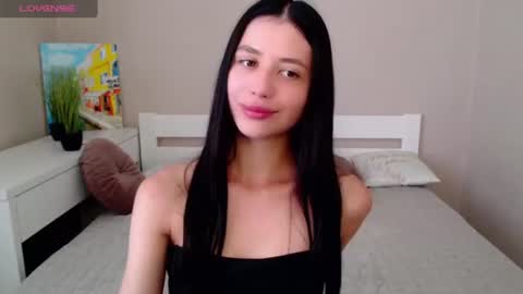 oliviarichi online show from August 11, 10:50 am