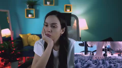 oliviaweles online show from August 5, 10:46 am
