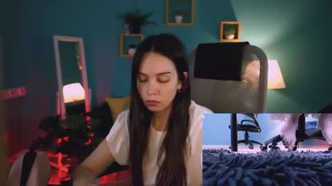 oliviaweles online show from August 5, 2:37 pm