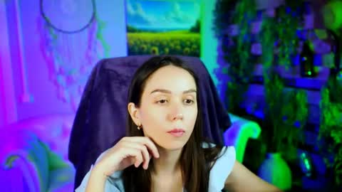 oliviaweles online show from August 7, 8:14 am