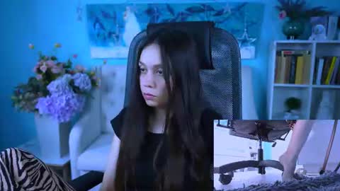 oliviaweles online show from August 9, 10:27 am