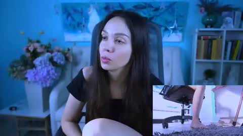 oliviaweles online show from August 9, 1:56 pm