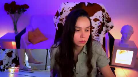 oliviaweles online show from August 13, 11:24 am