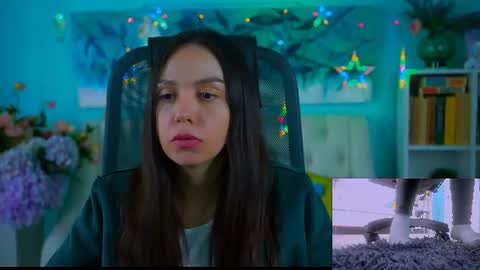 oliviaweles online show from August 15, 12:20 pm