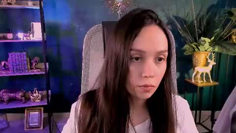oliviaweles online show from August 16, 9:35 am