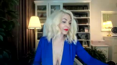 ollalla7 online show from August 9, 2:40 pm