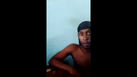omarilewis123 online show from May 19, 10:49 am