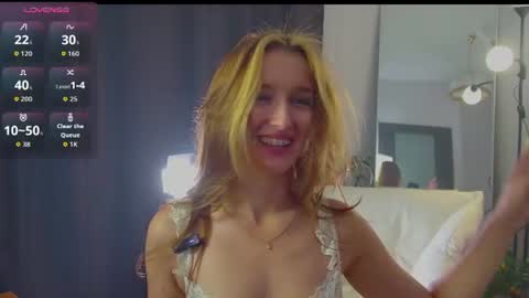 Miss Omelia online show from August 6, 7:24 pm