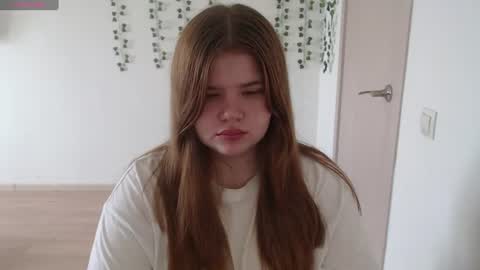 melly online show from July 22, 8:50 am