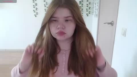 melly online show from August 4, 4:42 am