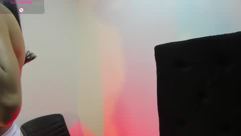 Laura online show from August 12, 4:42 pm